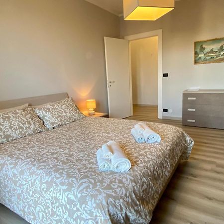Elegante Appartamento Tre Amis - Doppio Garage & Free Wifi - Ac Centallo Exteriör bild