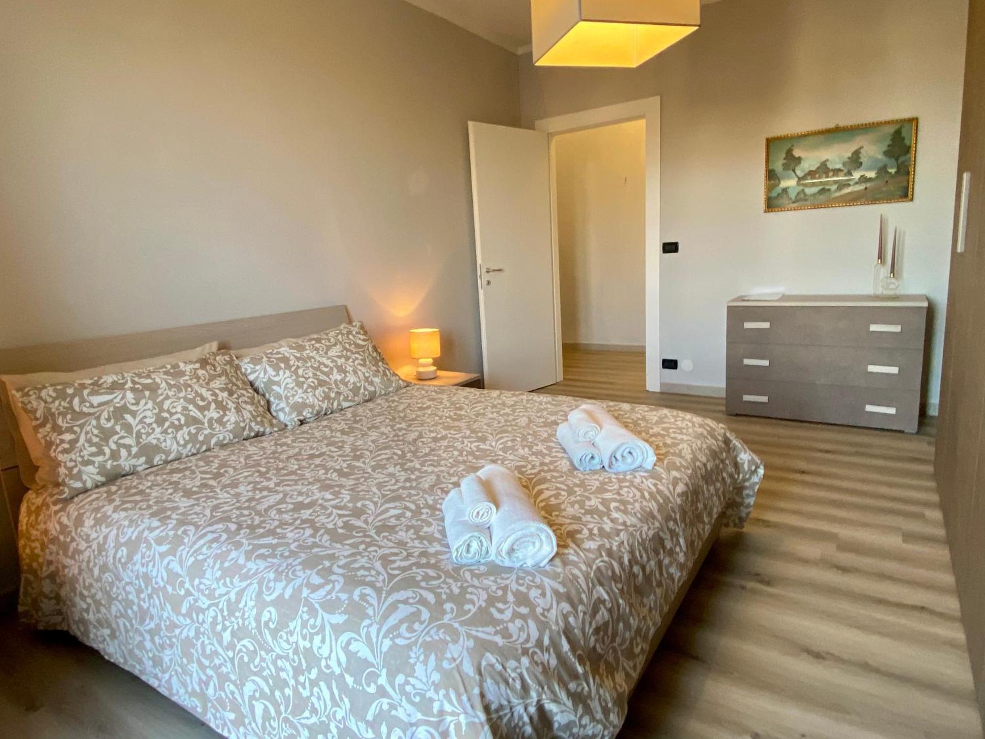 Elegante Appartamento Tre Amis - Doppio Garage & Free Wifi - Ac Centallo Exteriör bild
